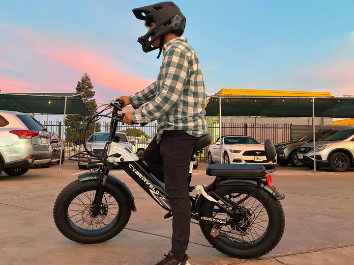 3 Best Fat Tire E-Bikes for Fall Family Trips: Comfort, Range & Storage Compared